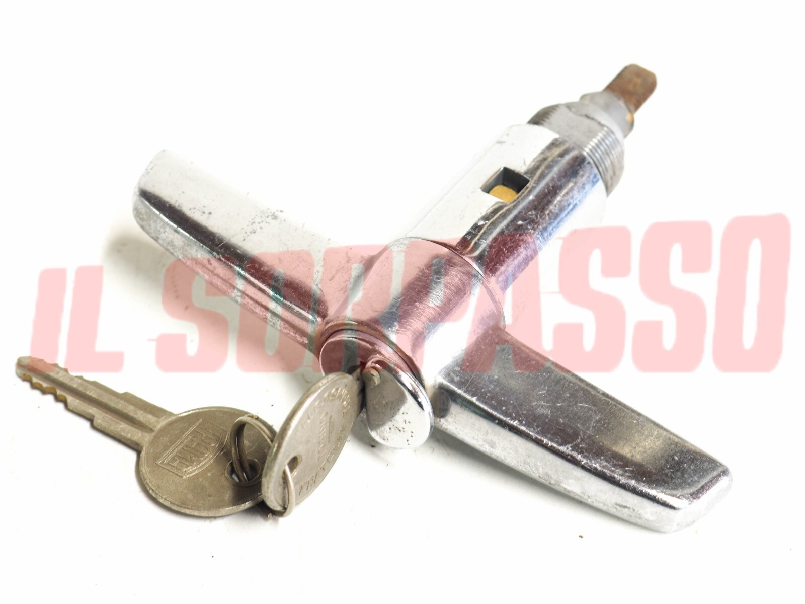 MANIGLIA COFANO POSTERIORE BAULE CON CHIAVE FIAT 1400 BERLINA CABRIO ORIGINALE MANIGLIA COFANO POSTERIORE BAULE CON CHIAVE FIAT 1400 BERLINA CABRIO ORIGINALE