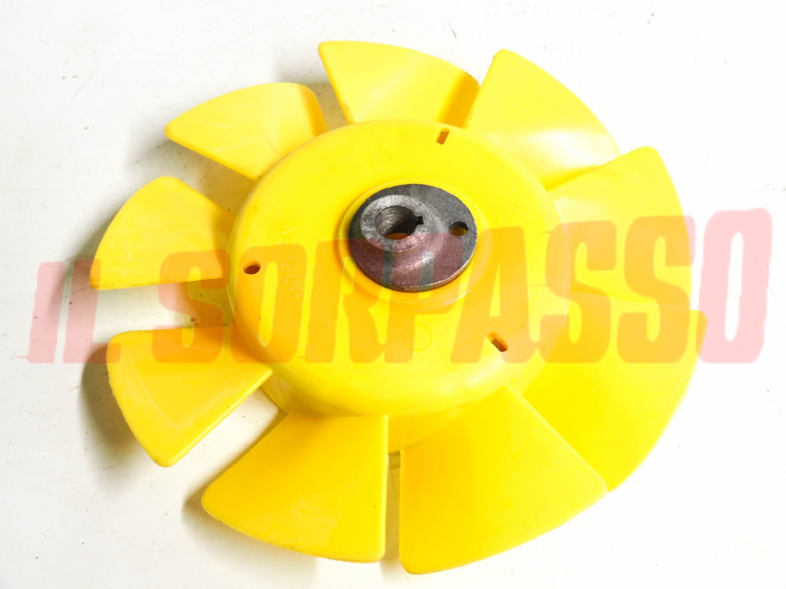 VENTOLA RADIATORE POMPA ACQUA FIAT 850 SPECIAL COUPE SPIDER PULMINO 900 T E NOS VENTOLA RADIATORE POMPA ACQUA FIAT 850 SPECIAL COUPE SPIDER PULMINO 900 T E NOS