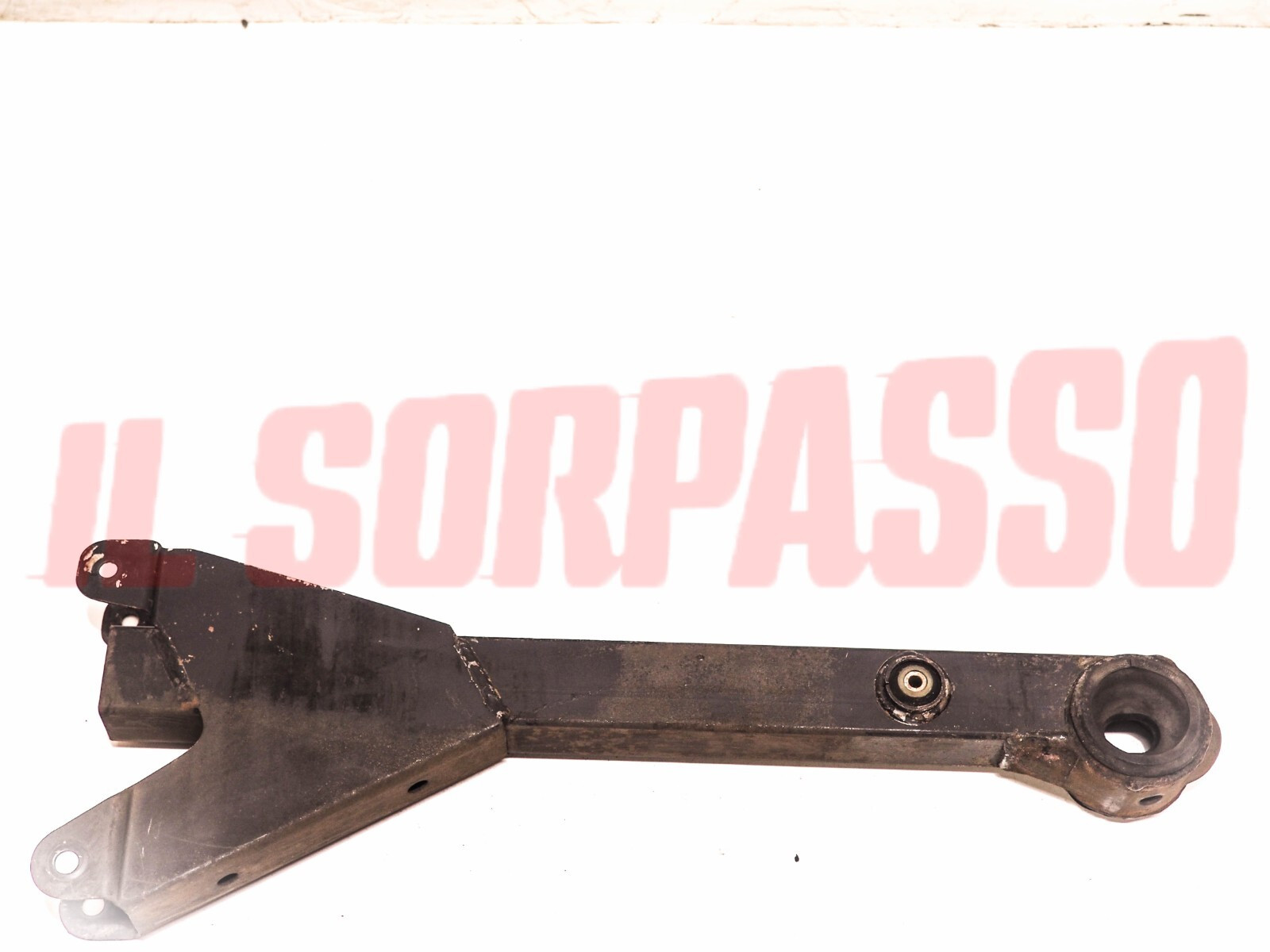SUPPORTO ASTA LEVA LEVERAGGIO CAMBIO ALFA SUD BERLINA TI ORIGINALE SUPPORTO ASTA LEVA LEVERAGGIO CAMBIO ALFA SUD BERLINA TI ORIGINALE