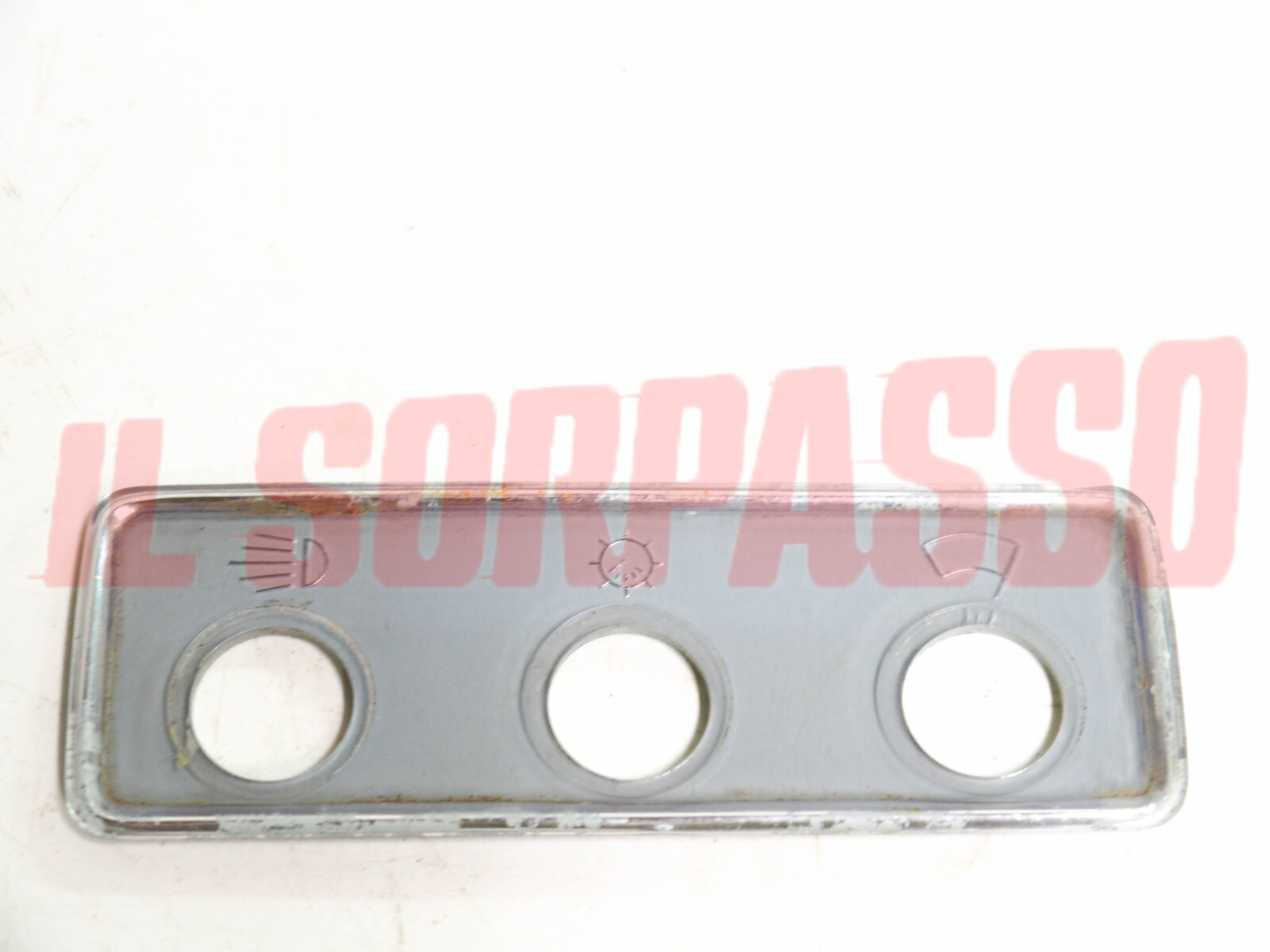 MOSTRINA INTERRUTTORI CRUSCOTTO FIAT 850 BERLINA - SUPER ORIGINALE MOSTRINA INTERRUTTORI CRUSCOTTO FIAT 850 BERLINA - SUPER ORIGINALE