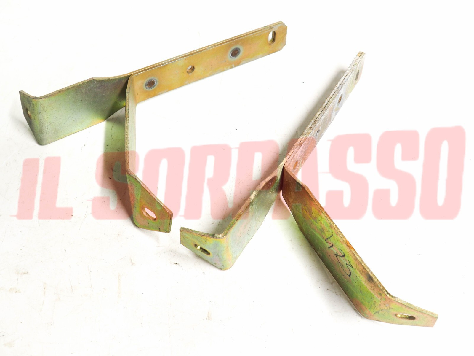 STAFFE PARAURTI ANTERIORE DESTRA + SINISTRA FIAT 128 SPECIAL ORIGINALI STAFFE PARAURTI ANTERIORE DESTRA + SINISTRA FIAT 128 SPECIAL ORIGINALI