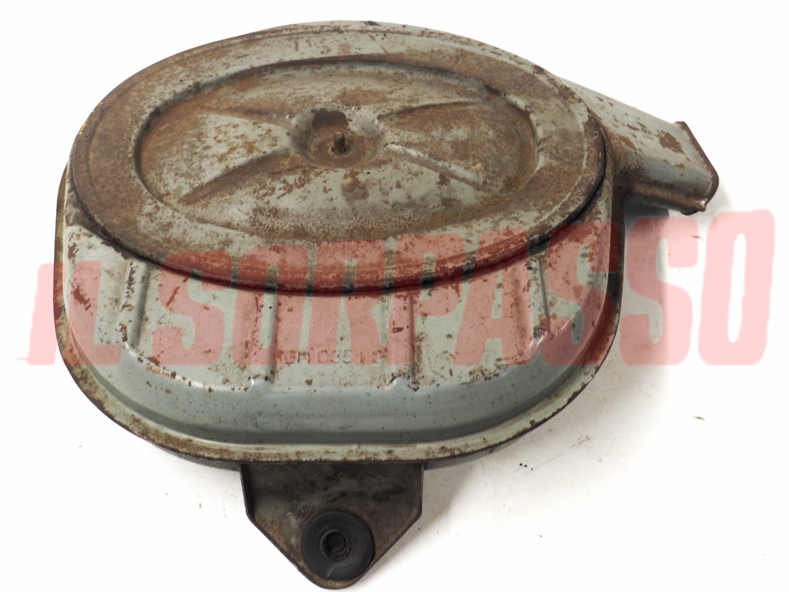 BUSSOLO CONTENITORE FILTRO ARIA FIAT 1500 OSCA COUPE SPIDER MASERATI ORIGINALE BUSSOLO CONTENITORE FILTRO ARIA FIAT 1500 OSCA COUPE SPIDER MASERATI ORIGINALE