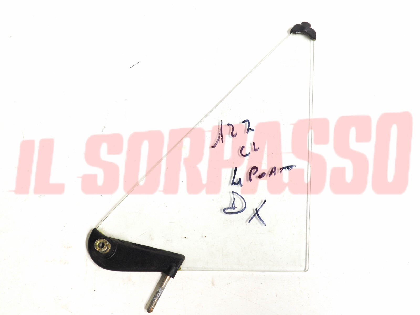 VETRO DEFLETTORE DESTRO FIAT 127 4 PORTE 2 SERIE ORIGINALE VETRO DEFLETTORE DESTRO FIAT 127 4 PORTE 2 SERIE ORIGINALE