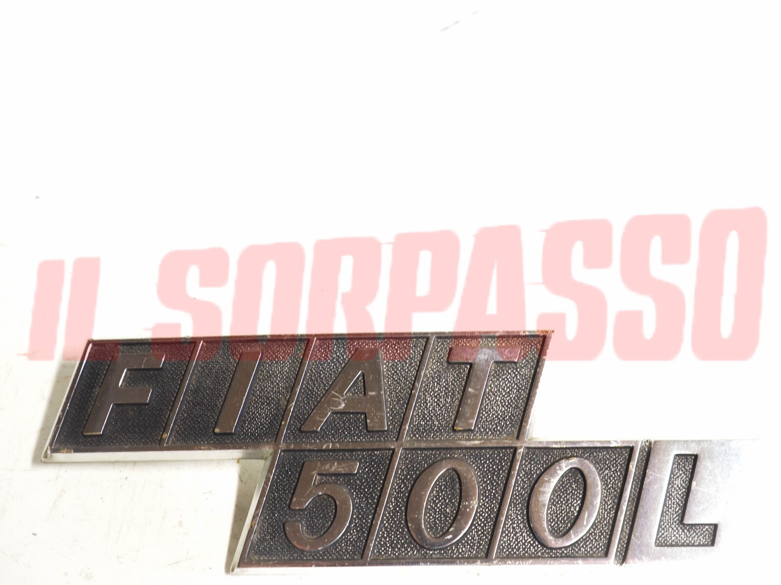 SCRITTA SIGLA COFANO POSTERIORE FIAT 500 L ORIGINALE IN ALLUMINIO SCRITTA SIGLA COFANO POSTERIORE FIAT 500 L ORIGINALE IN ALLUMINIO