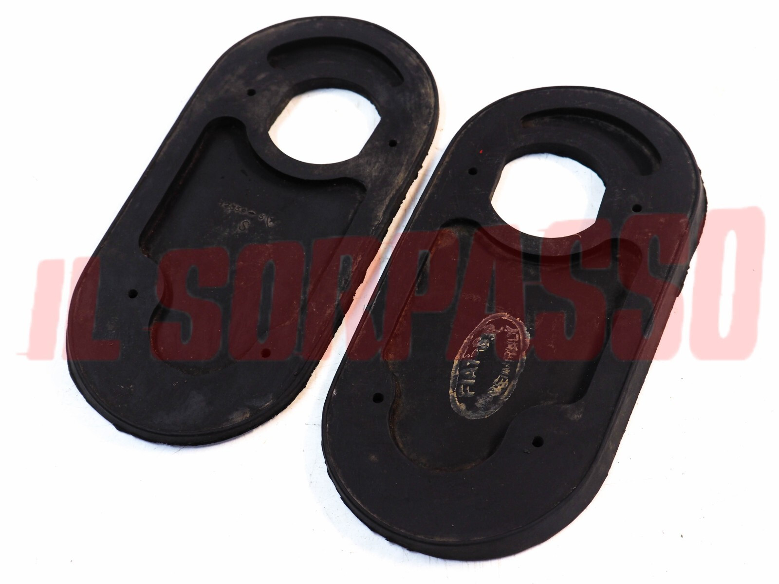 GUARNIZIONI FANALI FARI POSTERIORI FIAT 1100 103 BAULETTO ORIGINALI NOS GUARNIZIONI FANALI FARI POSTERIORI FIAT 1100 103 BAULETTO ORIGINALI NOS