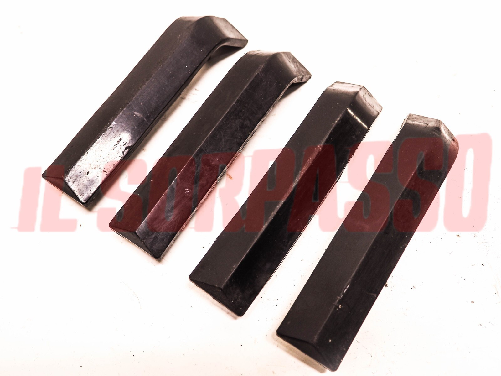 GOMME ROSTRI BORCHIE PARAURTI ANTERIORE POSTERIORE ALFA ROMEO GIULIA SUPER GOMME ROSTRI BORCHIE PARAURTI ANTERIORE POSTERIORE ALFA ROMEO GIULIA SUPER