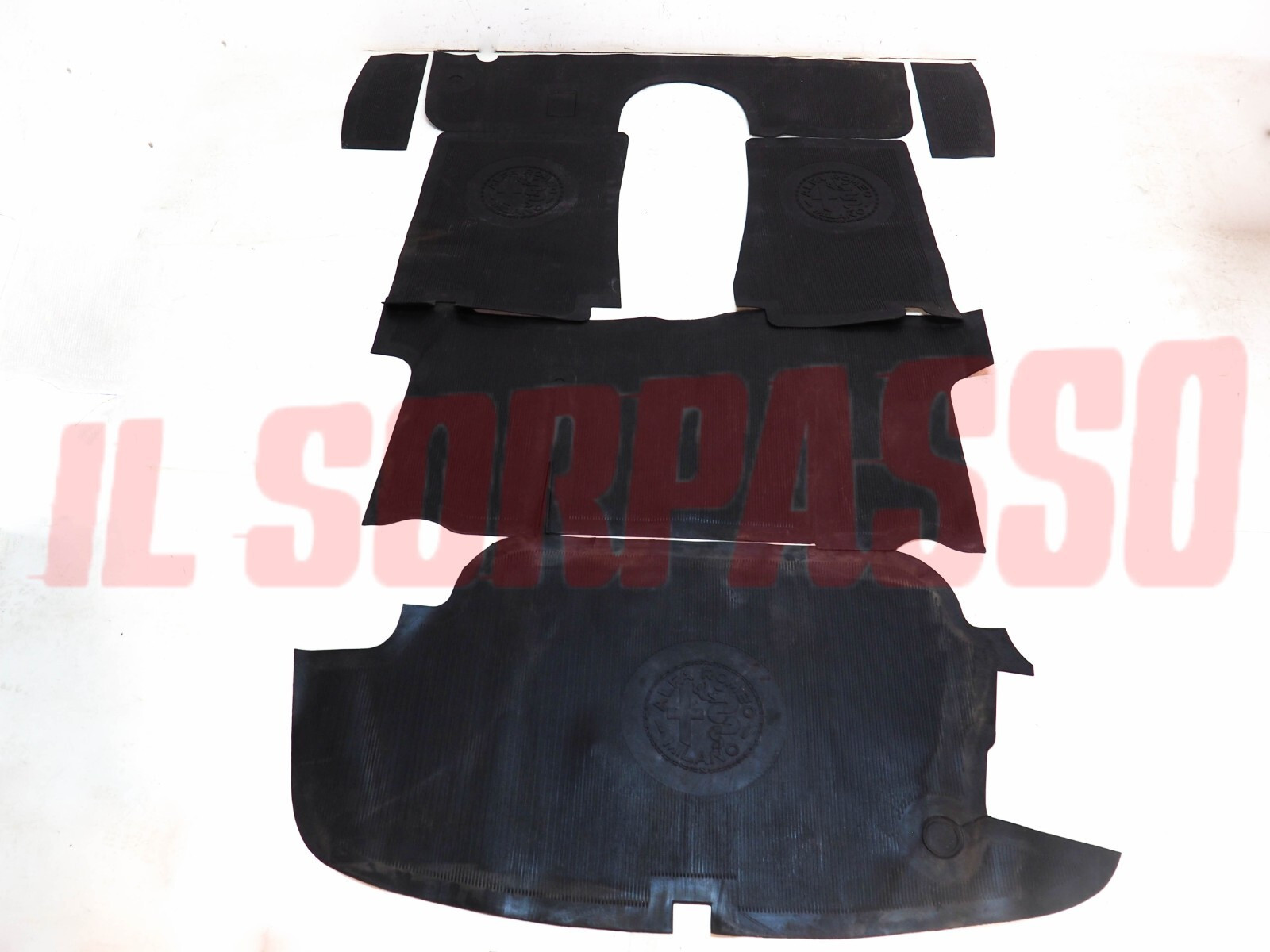 TAPPETI BASE ABITACOLO + BAULE ALFA ROMEO GIULIETTA SPIDER CON STEMMA BISCIONE TAPPETI BASE ABITACOLO + BAULE ALFA ROMEO GIULIETTA SPIDER CON STEMMA BISCIONE