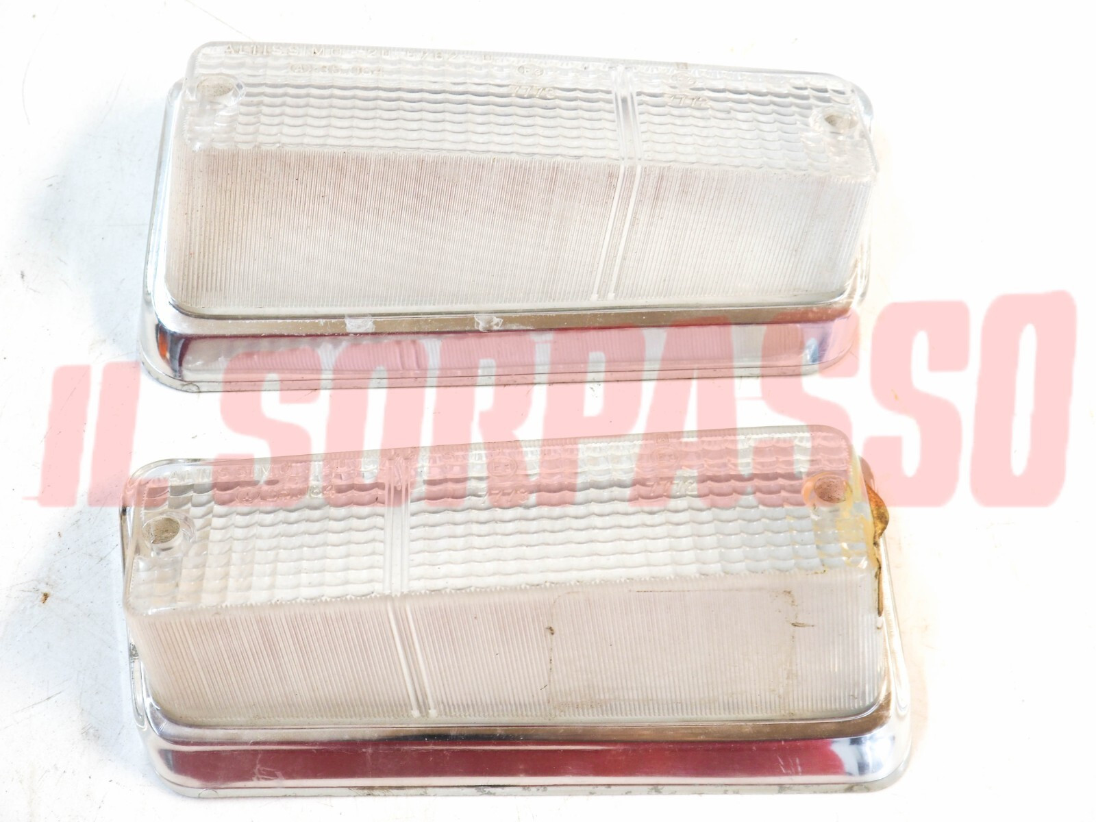 PLASTICHE FANALINI FRECCE ANTERIORI ALFA ROMEO 1750 2000 BERLINA ALTISSIMO PLASTICHE FANALINI FRECCE ANTERIORI ALFA ROMEO 1750 2000 BERLINA ALTISSIMO