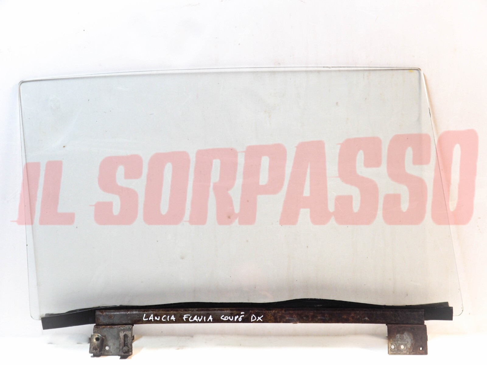 VETRO SCENDENTE DESTRO + GUIDA INFERIORE LANCIA FLAVIA COUPE ORIGINALE