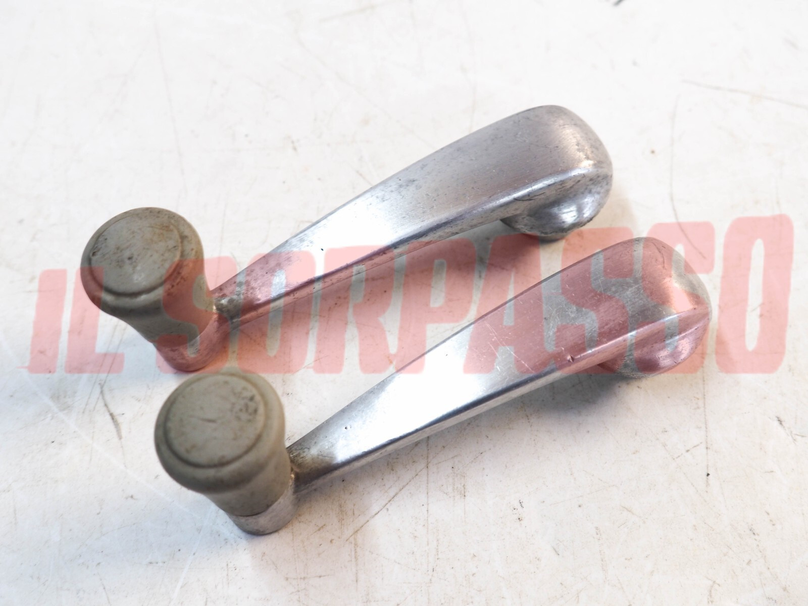 MANIGLIE ALZAVETRO PORTA FIAT 600 D MULTIPLA 1100 103 BAULETTO ORIGINALI GRIGIE MANIGLIE ALZAVETRO PORTA FIAT 600 D MULTIPLA 1100 103 BAULETTO ORIGINALI GRIGIE