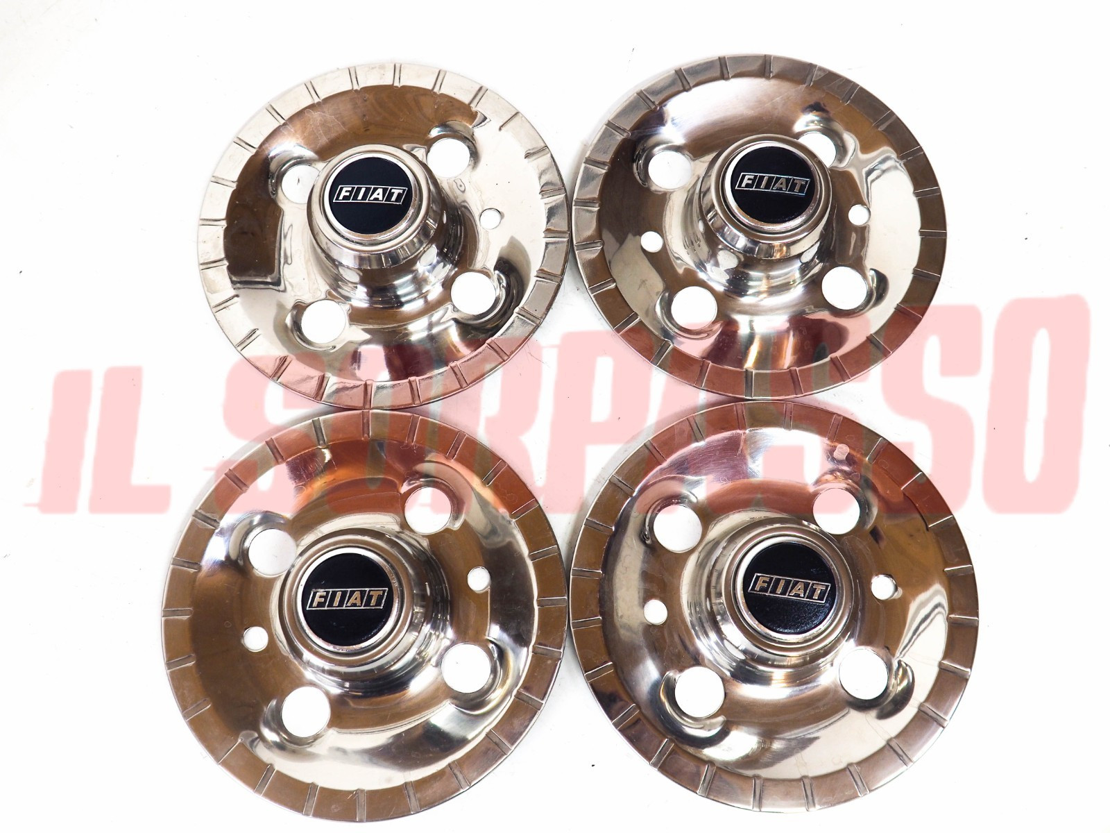 COPPE COPPETTE COPRIMOZZO BORCHIE RUOTA BORGO RIGATO FIAT 127 - 131 ORIGINALI COPPE COPPETTE COPRIMOZZO BORCHIE RUOTA BORGO RIGATO FIAT 127 - 131 ORIGINALI
