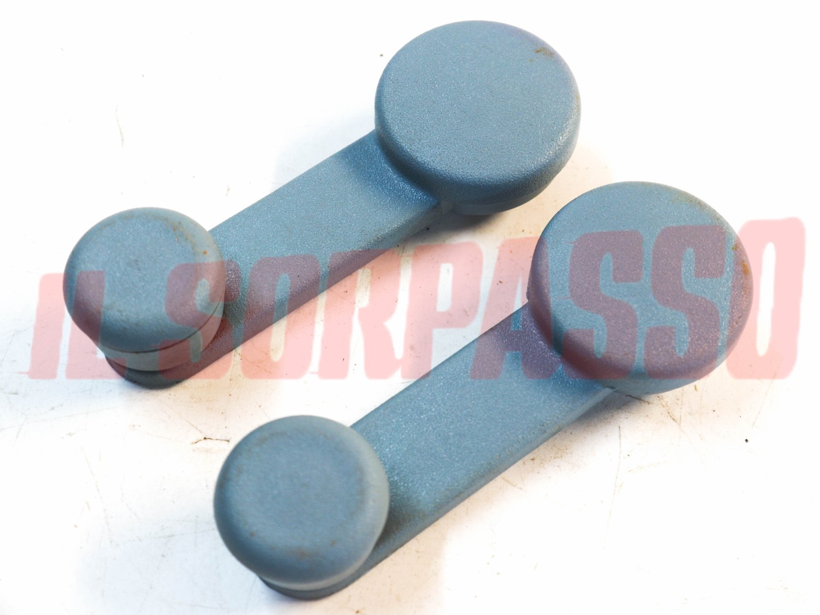 MANIGLIE ALZAVETRO PORTA GRIGIE FIAT RITMO L - CL 3/5 PORTE ORIGINALI MANIGLIE ALZAVETRO PORTA GRIGIE FIAT RITMO L - CL 3/5 PORTE ORIGINALI