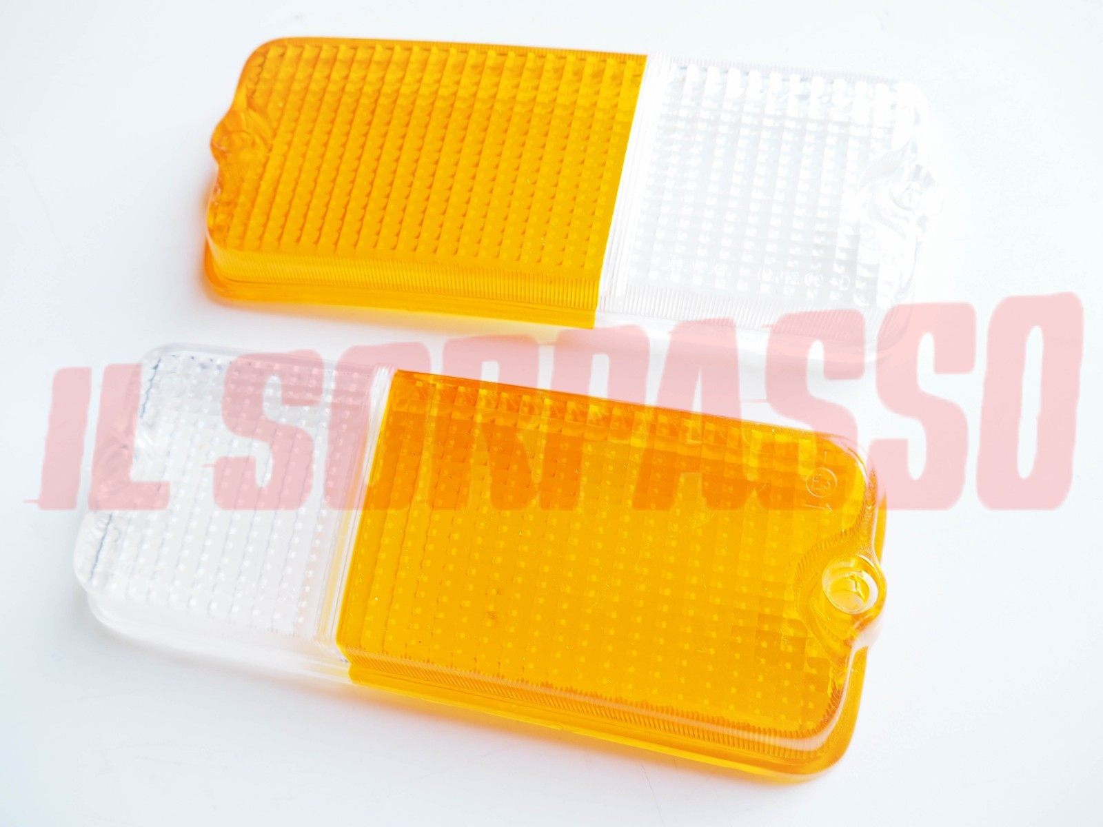 PLASTICHE FANALINI ANTERIORI FIAT 127 BERLINA SPECIAL ORIGINALI SIMPLER PLASTICHE FANALINI ANTERIORI FIAT 127 BERLINA SPECIAL ORIGINALI SIMPLER