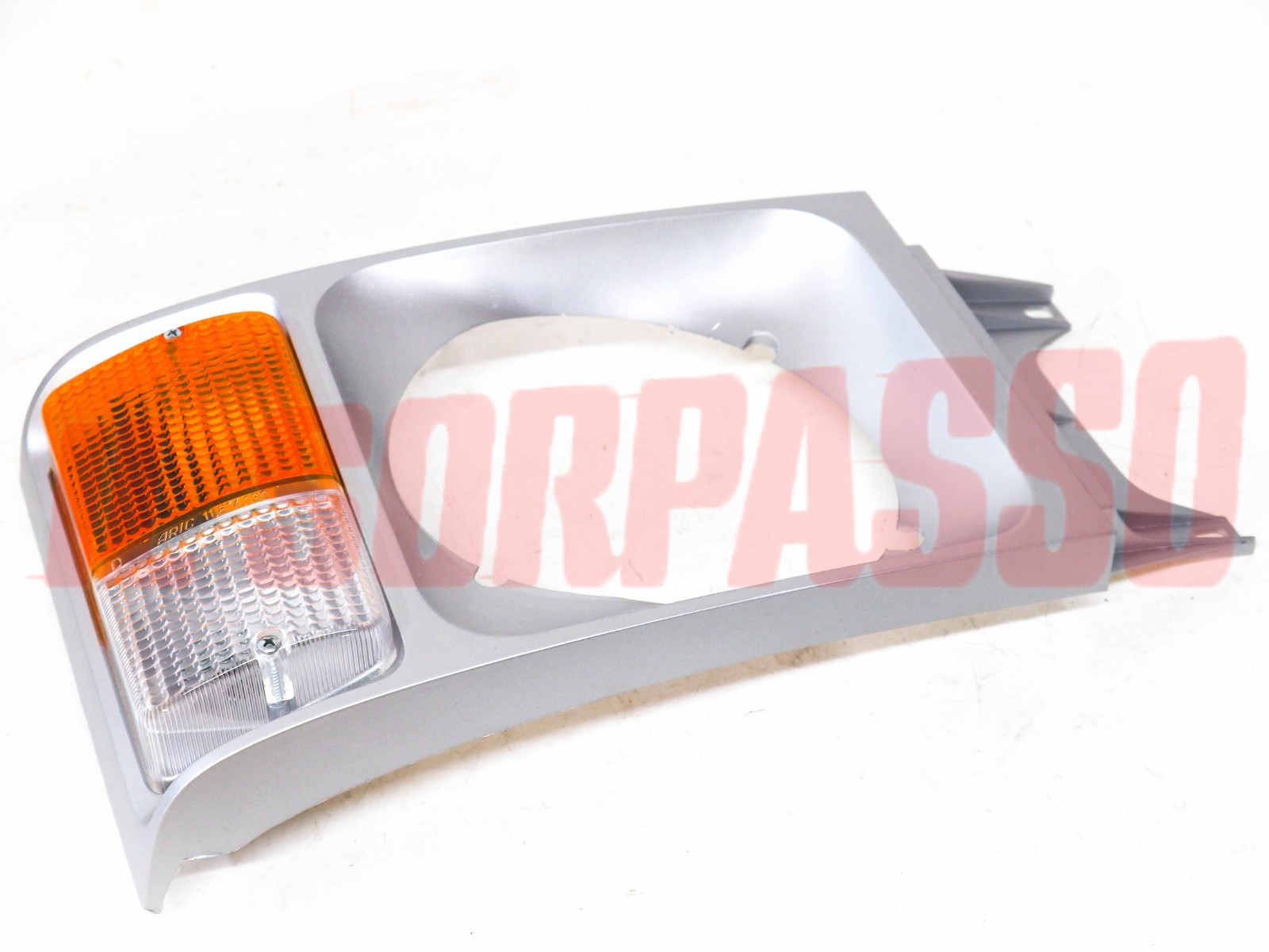 CORNICE CERCHIO FARO + FANALINO DESTRO IVECO OM 40 50 ORIGINALE GRIGIO CHIARO CORNICE CERCHIO FARO + FANALINO DESTRO IVECO OM 40 50 ORIGINALE GRIGIO CHIARO