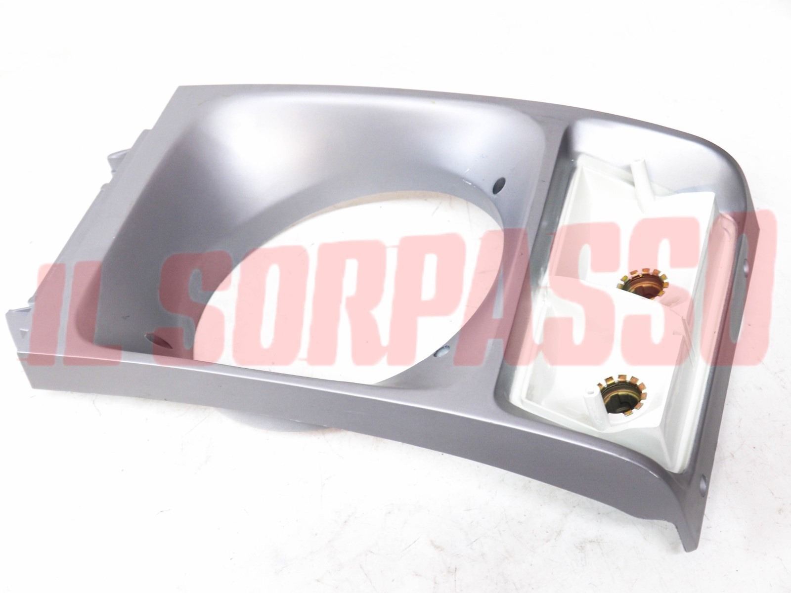 CORNICE CERCHIO FARO + FANALINO SINISTRO IVECO OM 40 50 ORIGINALE GRIGIO CHIARO CORNICE CERCHIO FARO + FANALINO SINISTRO IVECO OM 40 50 ORIGINALE GRIGIO CHIARO