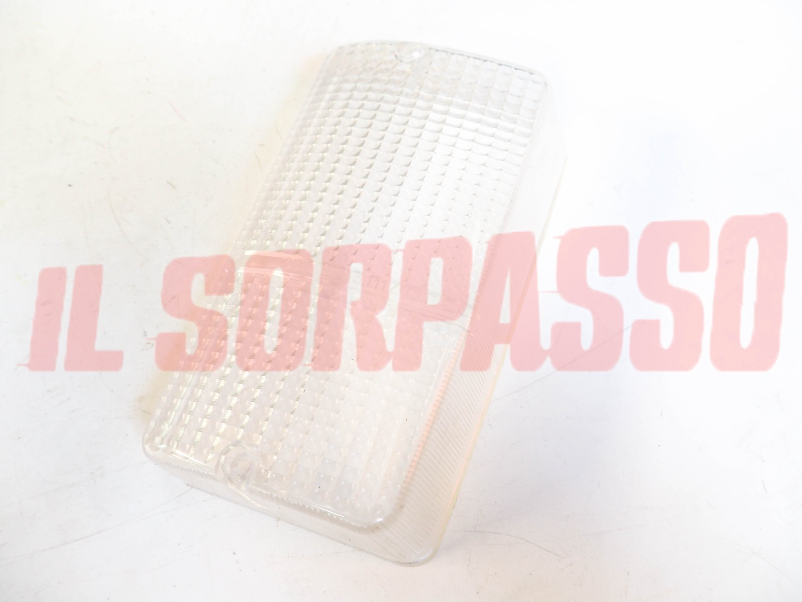 PLASTICA BIANCA FANALINO ANTERIORE SINISTRO IVECO COBO OM 40 50 MARCA ARIC PLASTICA BIANCA FANALINO ANTERIORE SINISTRO IVECO COBO OM 40 50 MARCA ARIC