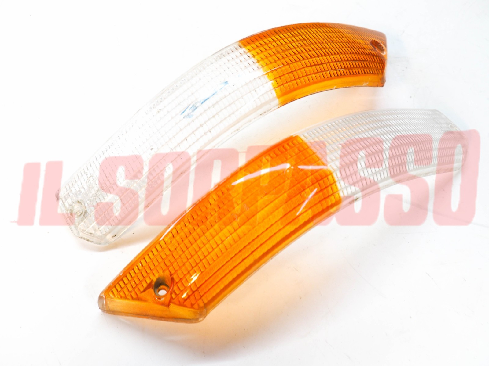PLASTICHE FANALINI ANTERIORI FRECCE DESTRO SINISTRO BMW SERIE 5 E12 MARCATE BMW PLASTICHE FANALINI ANTERIORI FRECCE DESTRO SINISTRO BMW SERIE 5 E12 MARCATE BMW