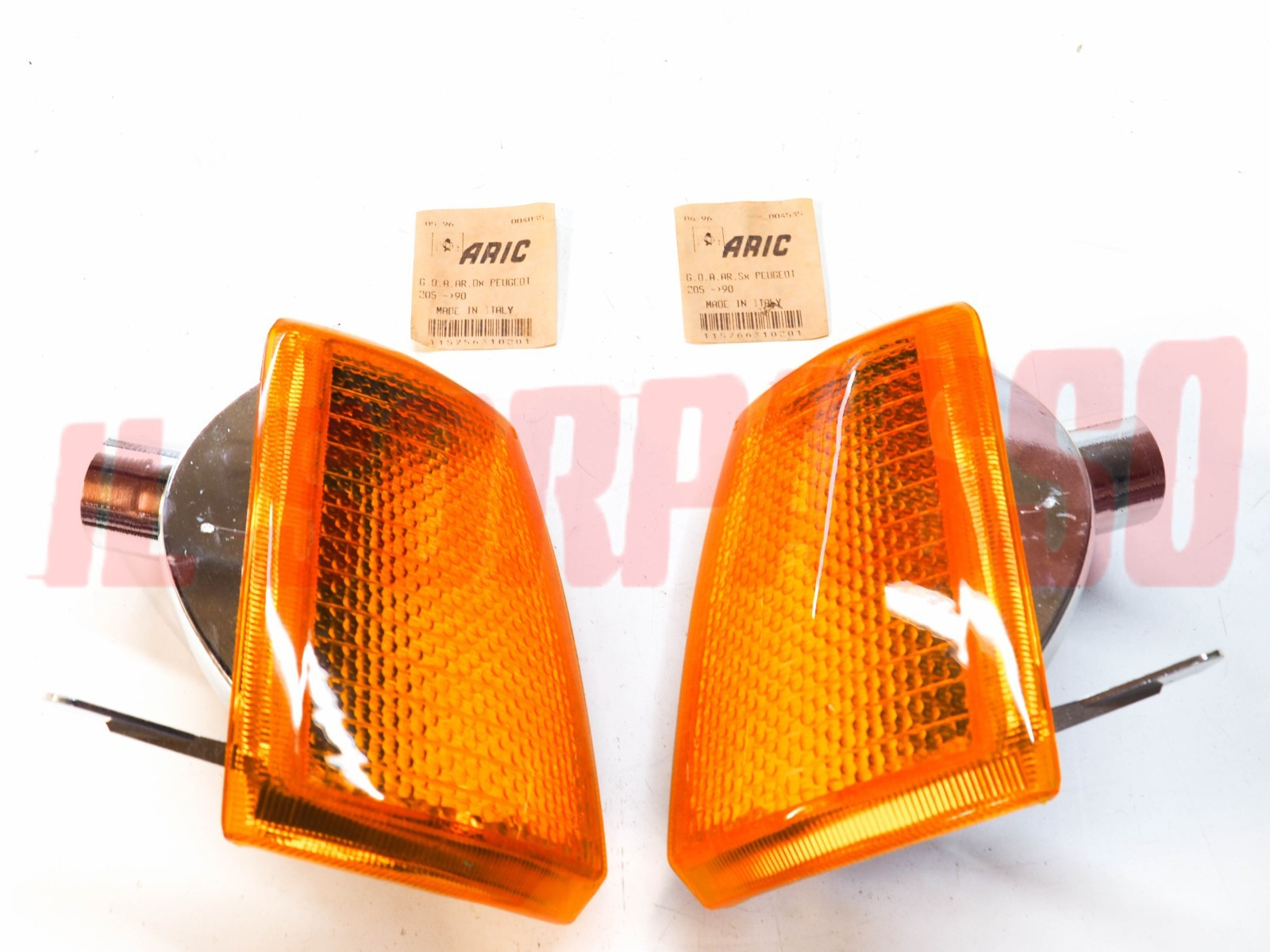 FANALINI FRECCE ANTERIORI DESTRO + SINISTRO PEUGEOT 305 FINO AL 1990 FANALINI FRECCE ANTERIORI DESTRO + SINISTRO PEUGEOT 305 FINO AL 1990