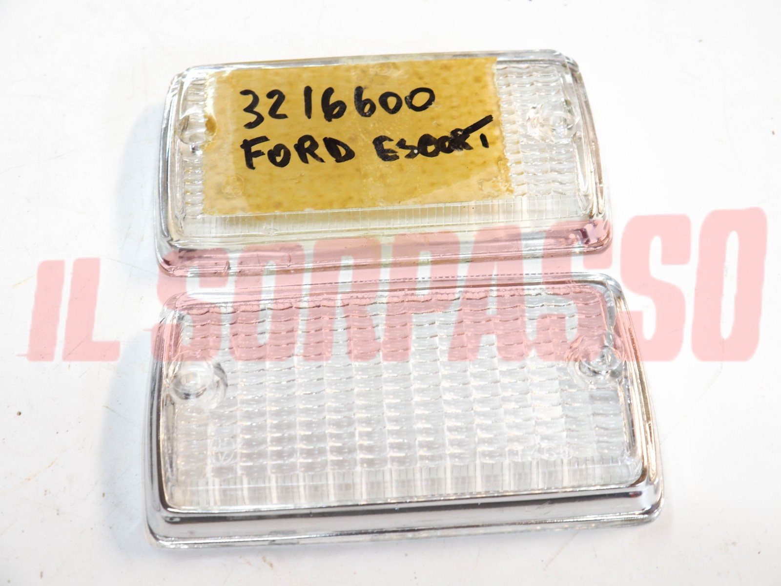 PLASTICHE FANALINI ANTERIORI BIANCHE BORDO CROMATO FORD ESCORT MK1 PLASTICHE FANALINI ANTERIORI BIANCHE BORDO CROMATO FORD ESCORT MK1