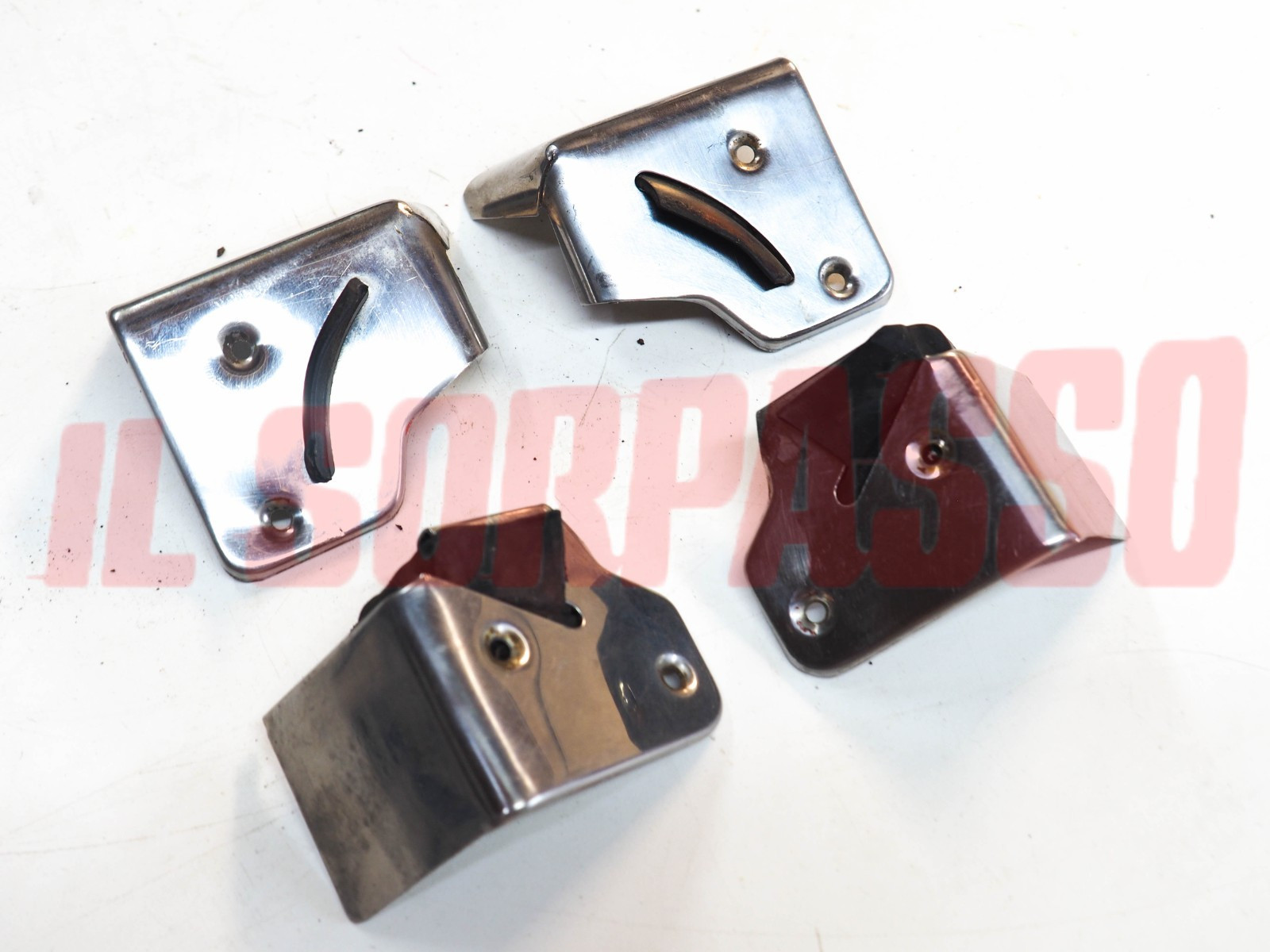 CAPPUCCI TERMINALI ANTERIORI + POSTERIORI PORTA FIAT 124 SPIDER SPORT ORIGINALI CAPPUCCI TERMINALI ANTERIORI + POSTERIORI PORTA FIAT 124 SPIDER SPORT ORIGINALI