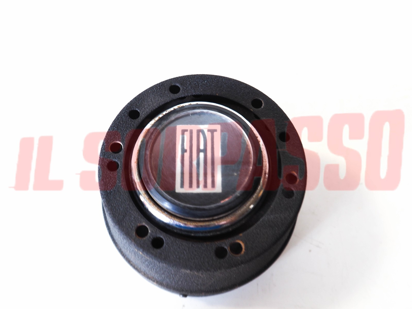 MOZZO VOLANTE STERZO + PULSANTE CLACSON FIAT 124 BERLINA COUPE SPIDER FERRERO MOZZO VOLANTE STERZO + PULSANTE CLACSON FIAT 124 BERLINA COUPE SPIDER FERRERO