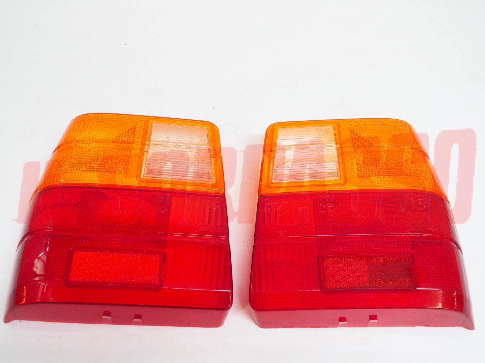 PLASTICHE FANALI POSTERIORI DESTRO + SINISTRO FIAT UNO + TURBO 1 SERIE SIEM PLASTICHE FANALI POSTERIORI DESTRO + SINISTRO FIAT UNO + TURBO 1 SERIE SIEM