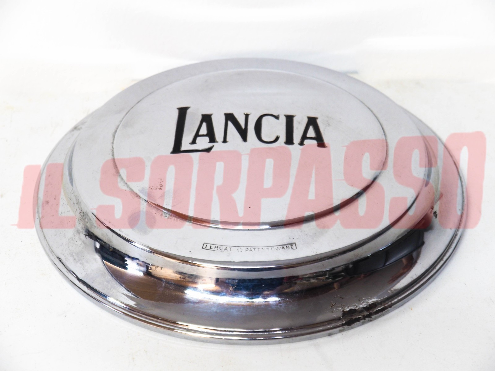 COPPA RUOTA CERCHIO FERGAT BORCHIA CROMATA LANCIA AUGUSTA ORIGINALE NOS COPPA RUOTA CERCHIO FERGAT BORCHIA CROMATA LANCIA AUGUSTA ORIGINALE NOS