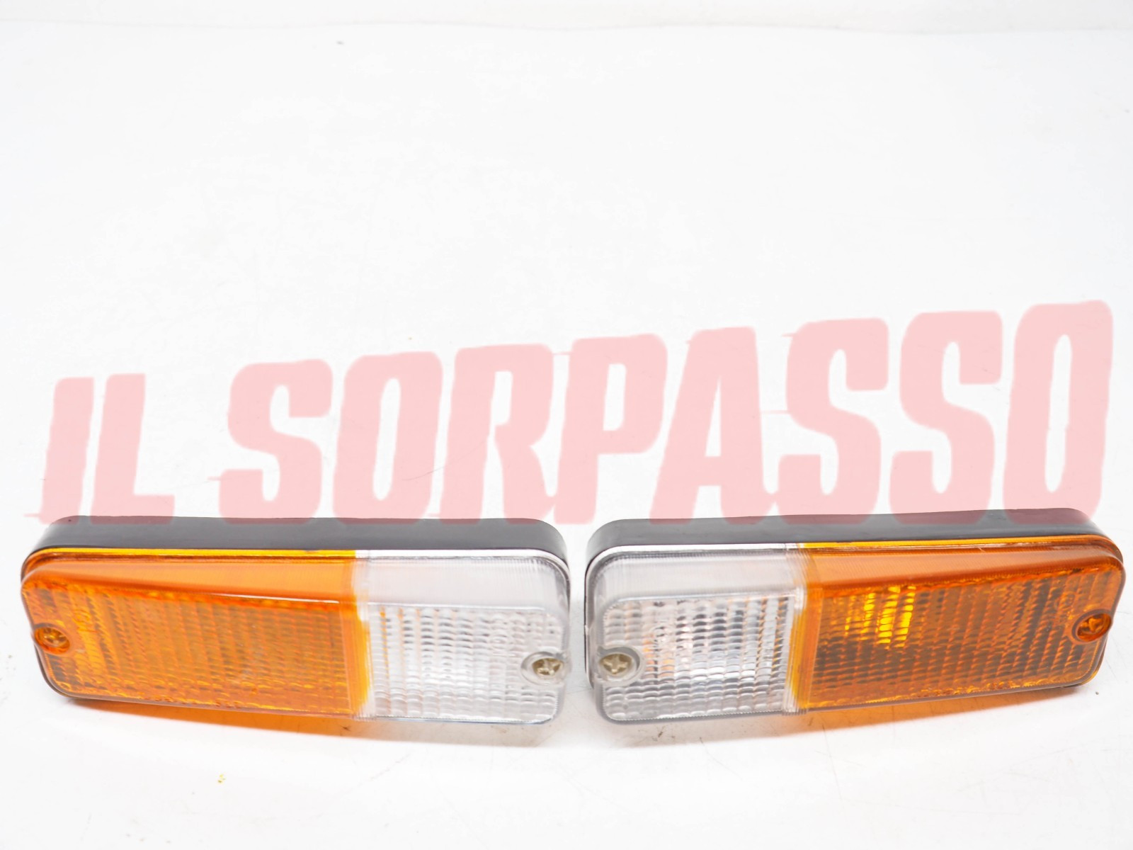 FANALINI ANTERIORI DESTRO SINISTRO BICOLORE FIAT 132 + 242 FURGONE LEART