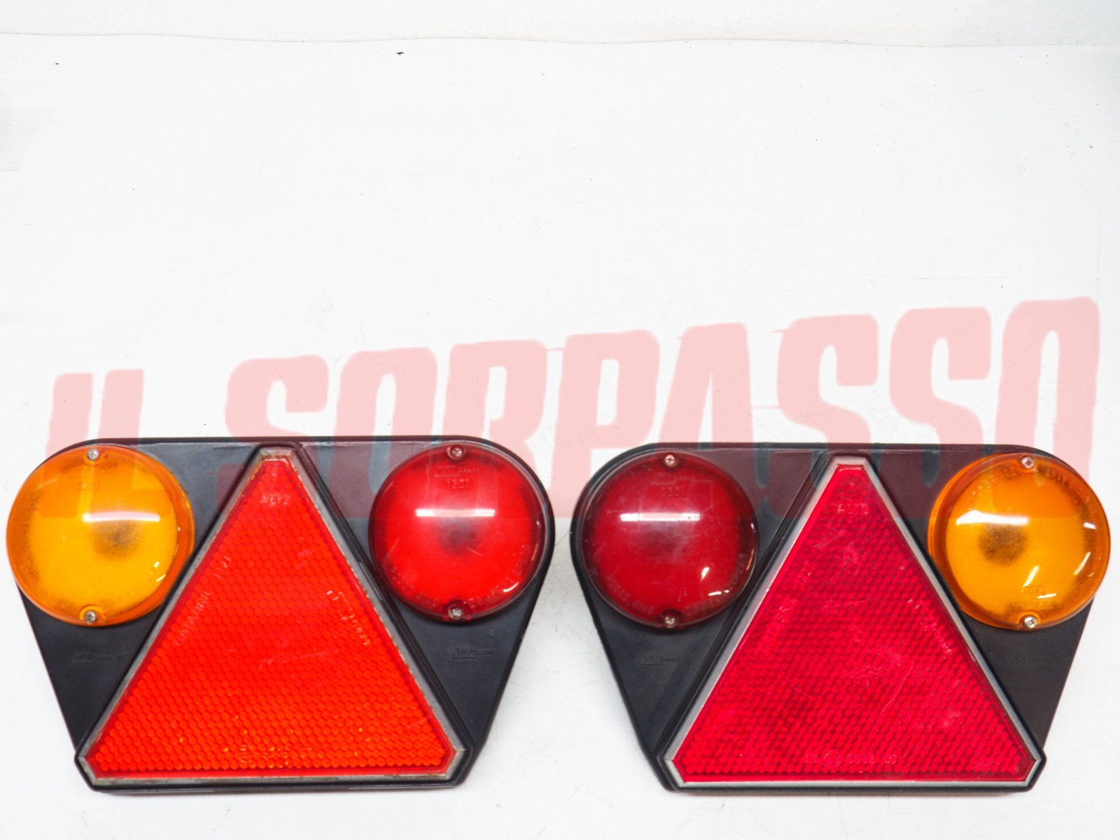FANALI FARI POSTERIORI RIMORCHI AUTOCARRI FIAT OM ANNI 70 80 LEART CON TARGA
