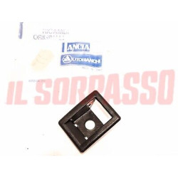  MOSTRINA FISSAGGIO SUPPORTO MANIGLIA PASSEGGERO LANCIA DELTA ORIGINALE 82343583