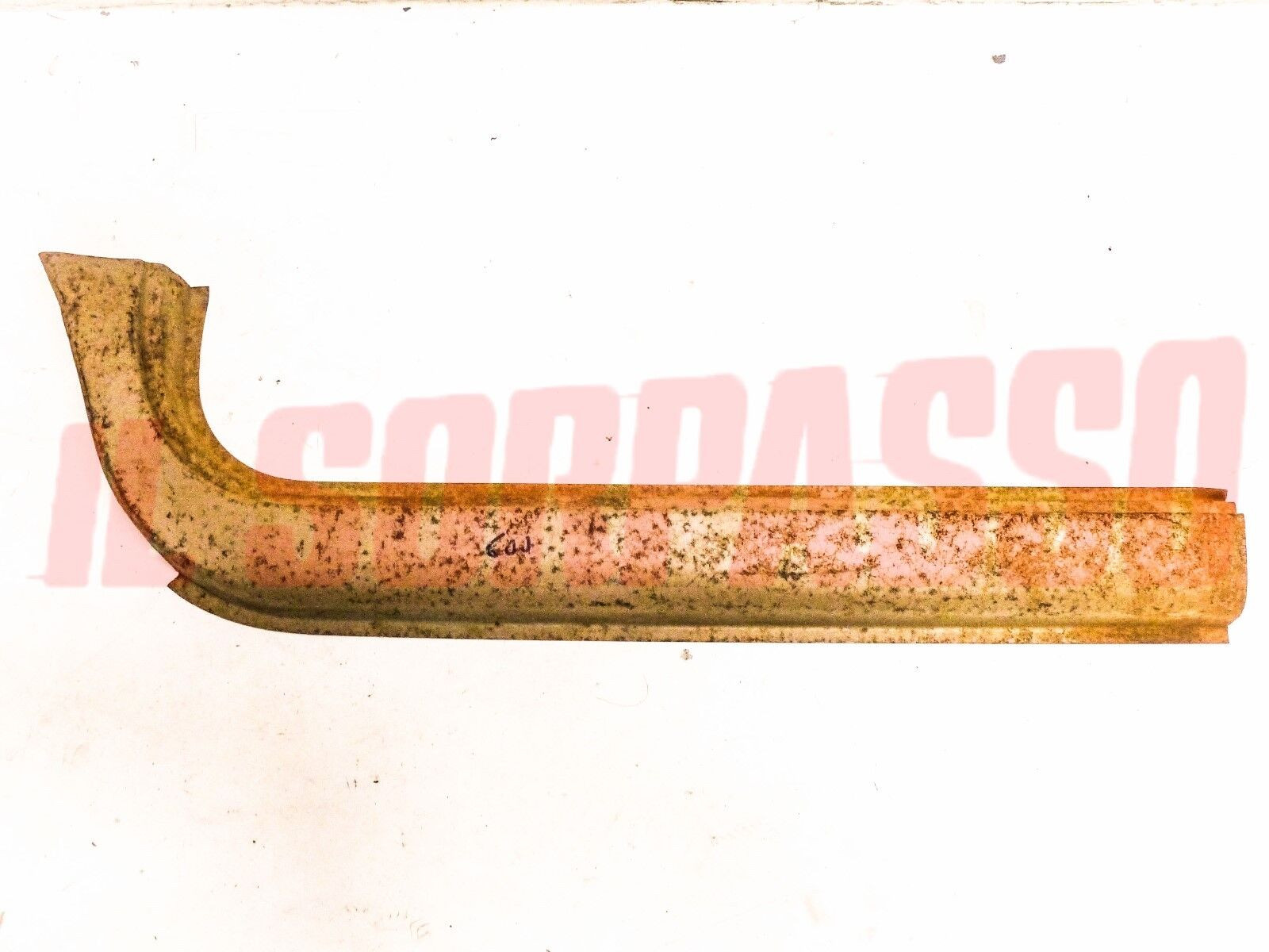 SOTTOPORTA ANTERIORE SINISTRO FIAT 600 1 SERIE ORIGINALE SOTTOPORTA ANTERIORE SINISTRO FIAT 600 1 SERIE ORIGINALE