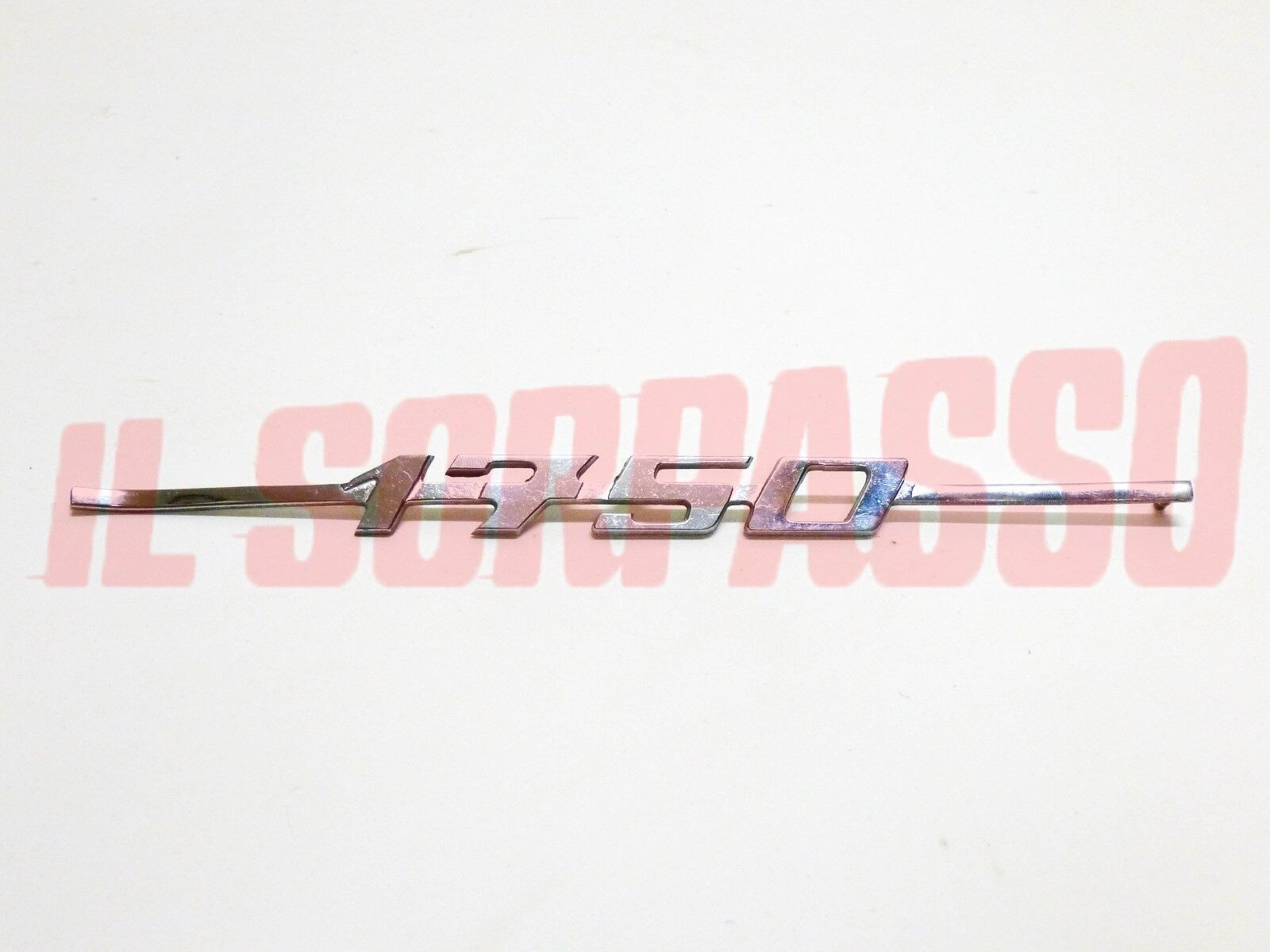 SCRITTA SIGLA COFANO POSTERIORE ALFA ROMEO GT GTV 1750 ORIGINALE SCRITTA SIGLA COFANO POSTERIORE ALFA ROMEO GT GTV 1750 ORIGINALE