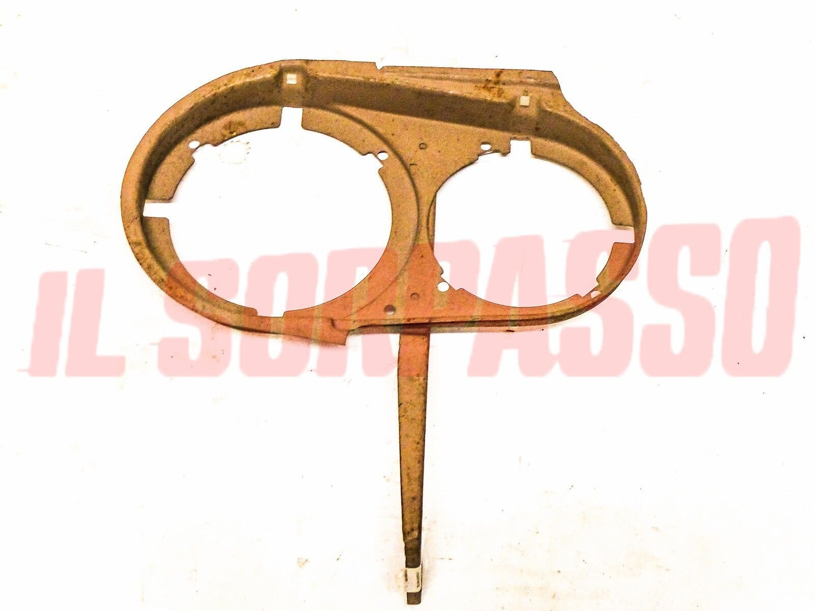 SEDE FARO SINISTRA FRONTALE CALANDRA LANCIA FULVIA BERLINA 2 SERIE ORIGINALE SEDE FARO SINISTRA FRONTALE CALANDRA LANCIA FULVIA BERLINA 2 SERIE ORIGINALE